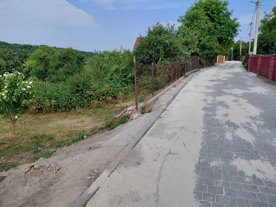 Земельна ділянка у ДАВИДОВІ, 21 сотка в селі з комунікаціями.