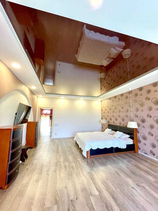 Продам дом в Обуховке, с гостевым домом/озеро/мустанг/седьмое небо