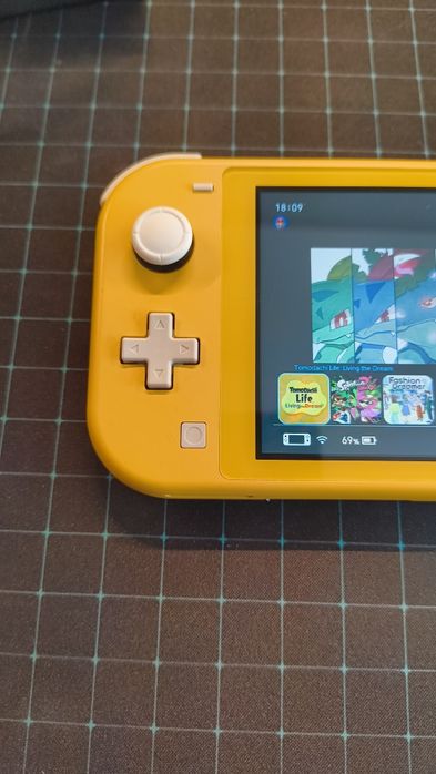 Nintendo Switch Lite Amarela Modificada