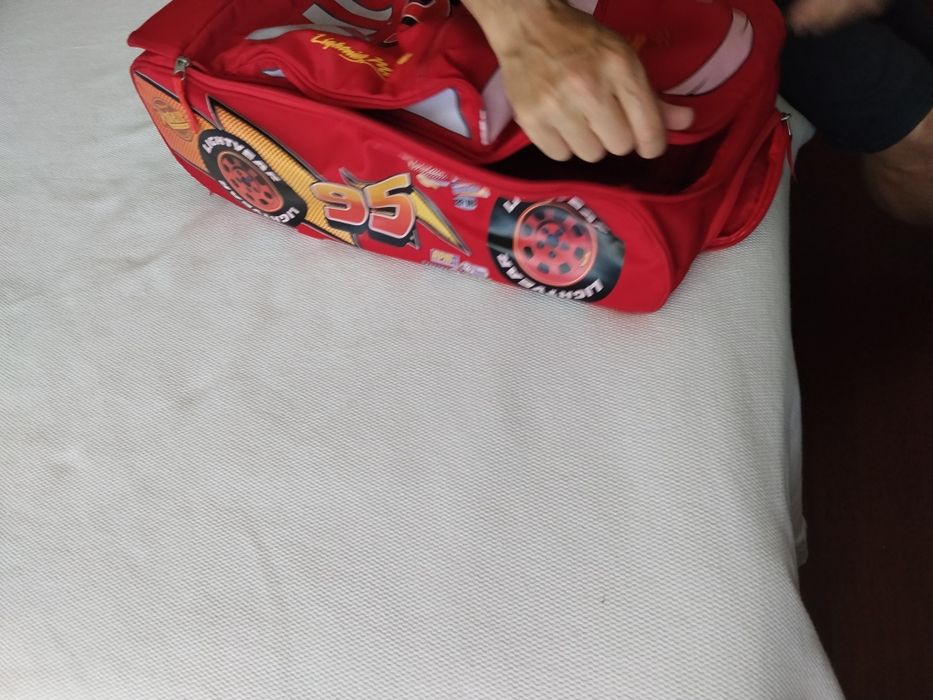 Vendo mala de viagem faísca mqueen