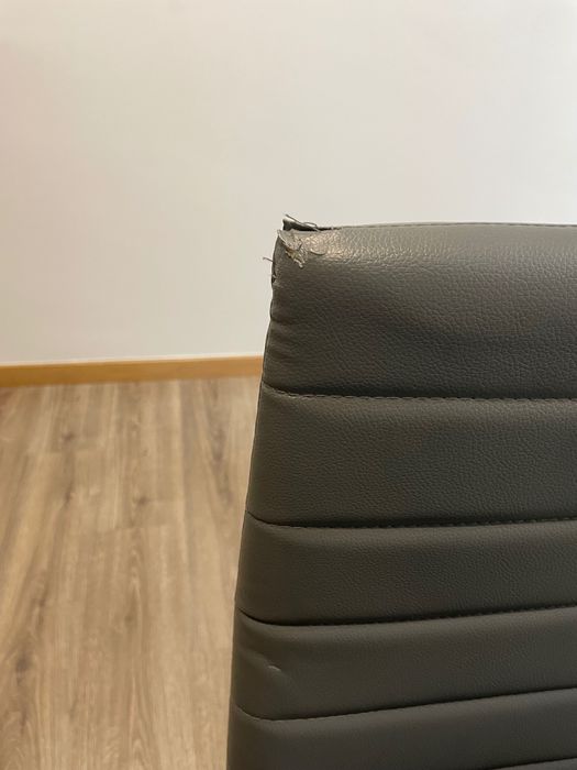 Mesa com 6 cadeiras