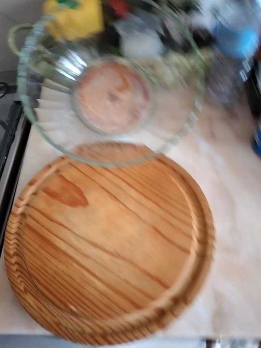 Queijeira em madeira e vidro