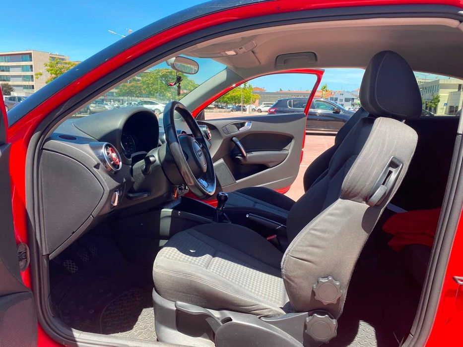 Audi A1 1.6 TDI 105 cv – 2011 – Excelente Estado