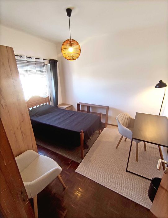 Quarto ambiente acolhedor, a 30 min da Praça Comércio