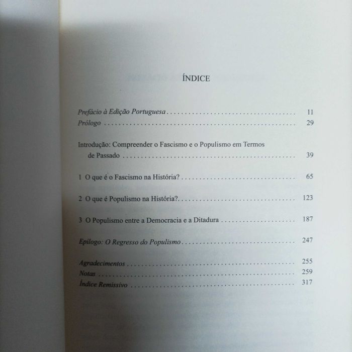 Do Fascismo ao Populismo na História  Frederico Finchelstein