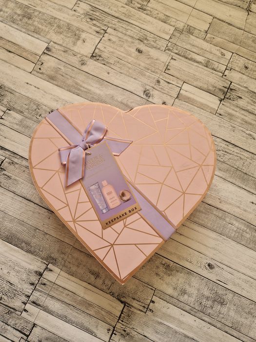 Подарунковий Набір Baylis & Harding Jojoba, Vanilla & Almond Oil Luxur