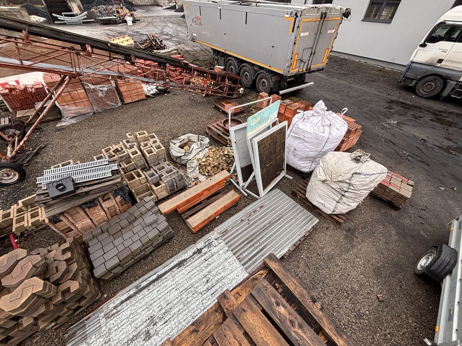 Materiały budowlane kostka brukowa kaminie itp.