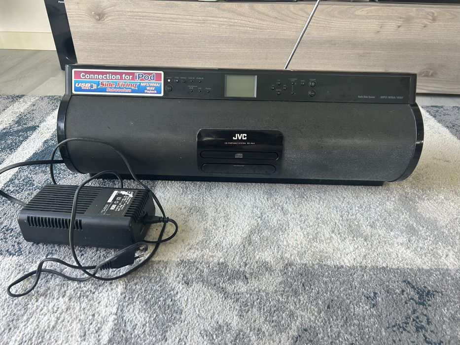 Rádio JVC CD/USB – Bom estado