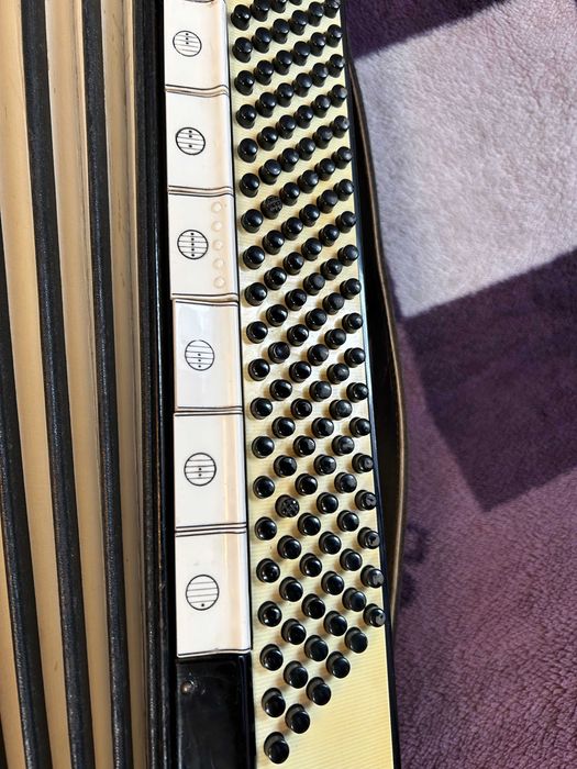 Hohner Tango VM 120 basów