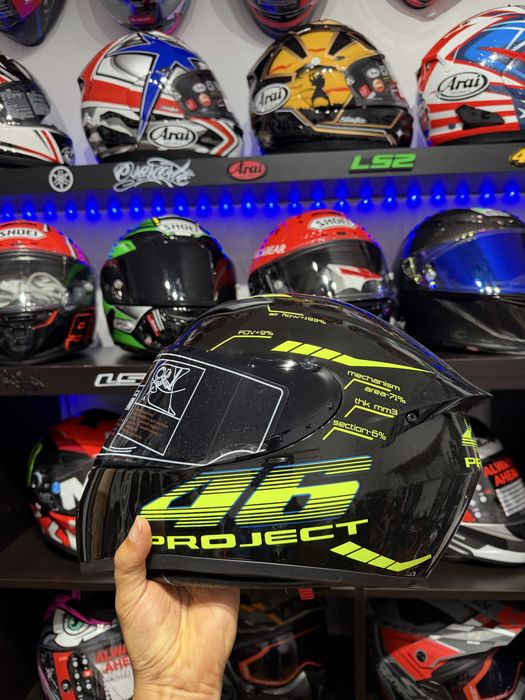 Capacete NOVO 85€ mais informações