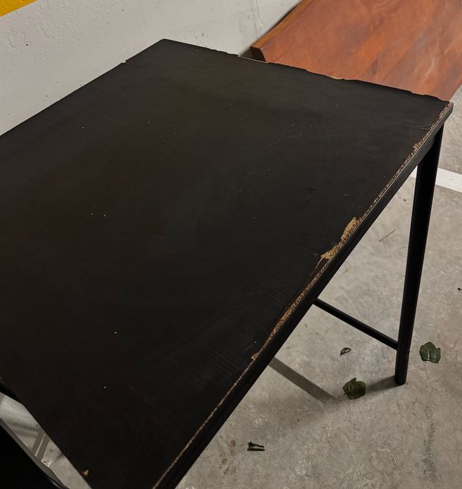 Mesa com 2 cadeiras (IKEA)