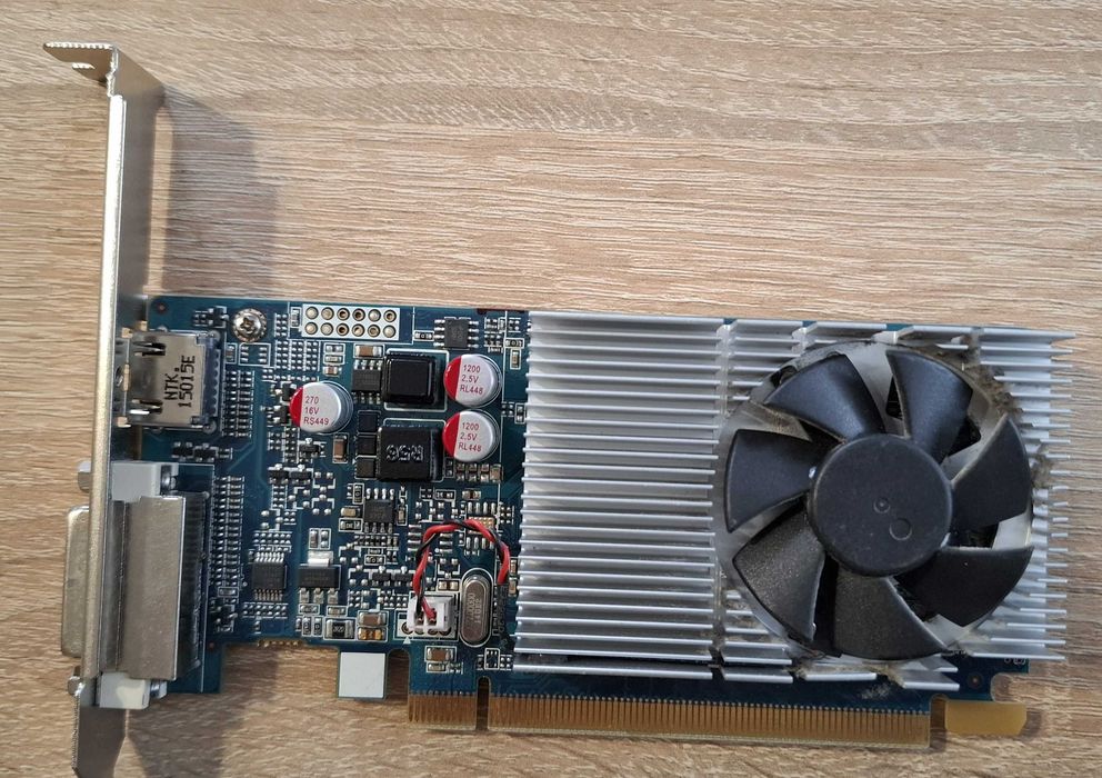 karta graficzna Radeon  R5 235 2Gb Hdmi Dvi sprawna
