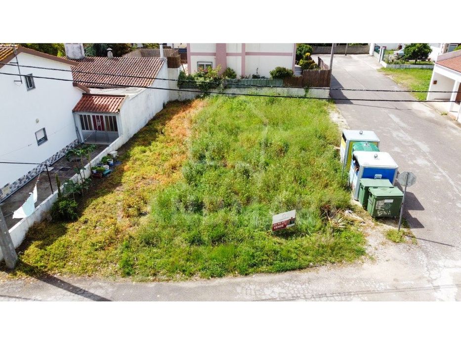 Lote de Terreno - Capuchos — Évora de Alcobaça, Leiria