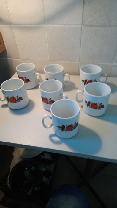 Kubek Ceramiczny Lubiana z truskawka, PRL nowe