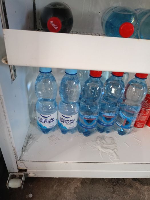Продам холодильник ветрину.