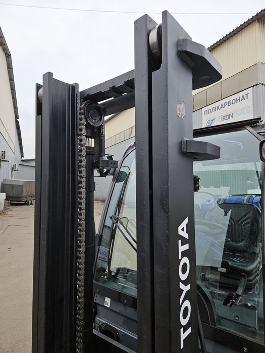 Навантажувач вилковий Toyota 4 тонни. Вилочный погрузчик Тойота 4 т