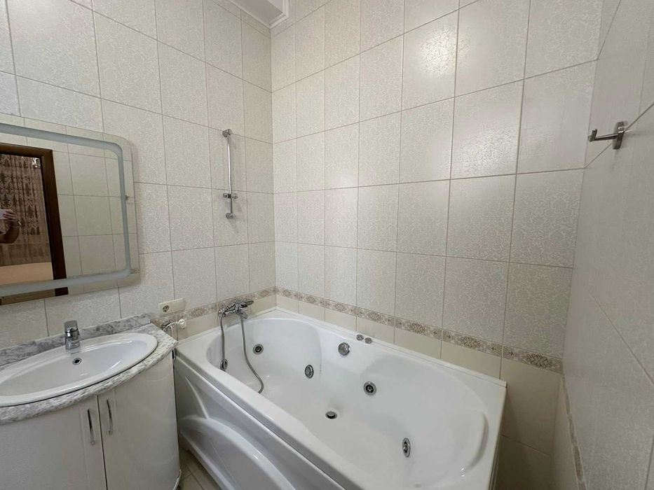 Продажа ДОМА в Совиньоне, бассейн