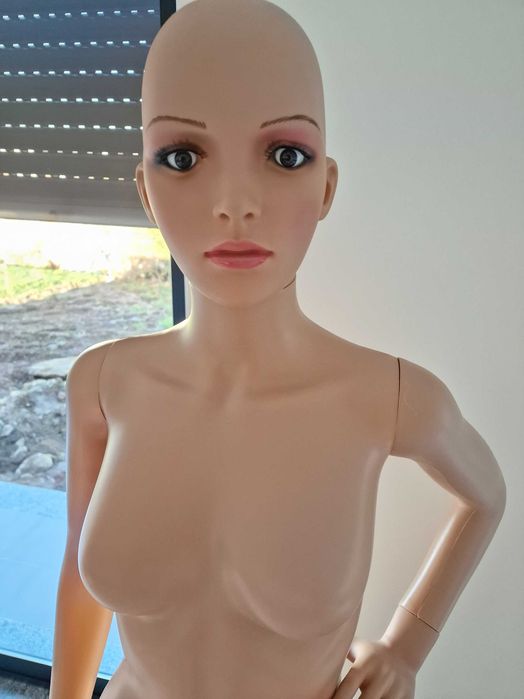Manequim feminino