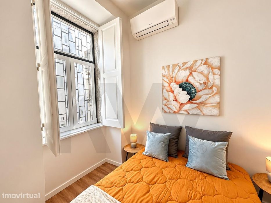 Apartamento T2 Renovado com Terraço de 20 m2 | Penha de França | Lisbo