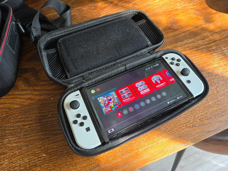 Zestaw konsola Nintendo Switch OLED + gratisy