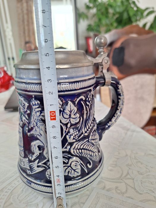 Німецький пивний кухоль.