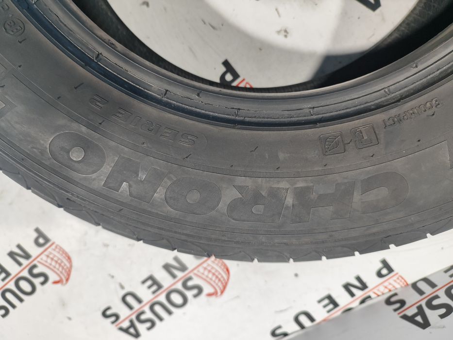2 pneus semi novos 215-65R15C Pirelli - Oferta dos Portes