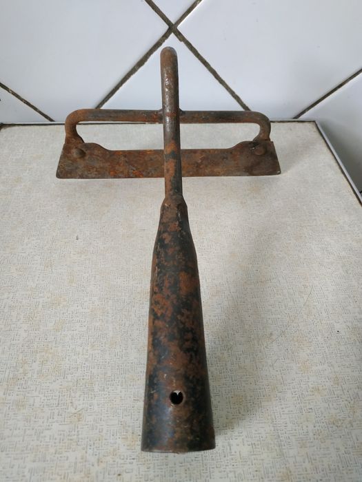 Сапка, тяпка, сапачка.