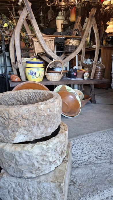 Pias em Pedra Naturais