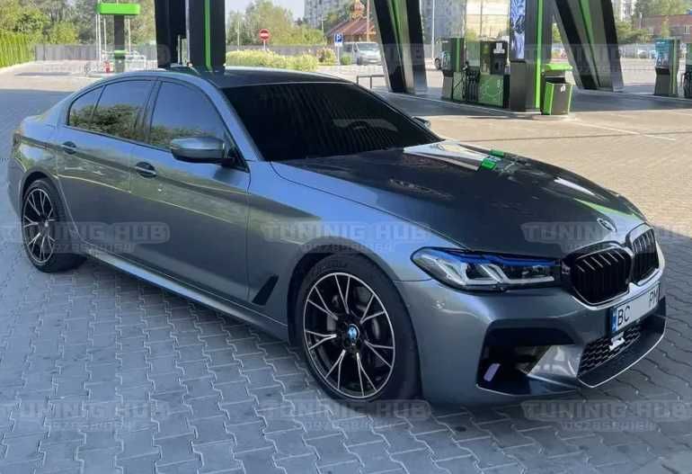 Комплект рестайлінгу BMW G30 M5 F90 комплект рестайлинг обвіс бмв лого
