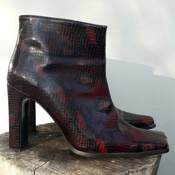 Bordowe botki na słupku, r. 39