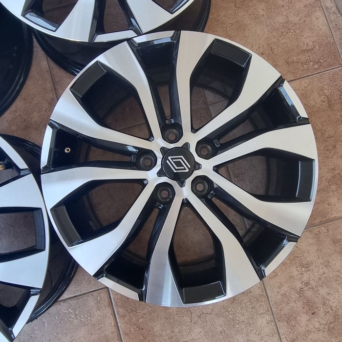 Диски Renault R17 5x114.3 7j ET43 ЦО66.1 оригінал стан нових