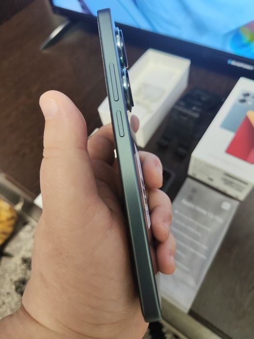 ИГРОВОЙ Xiaomi redmi note 13Pro, память 8+8-256гиг,как новый.