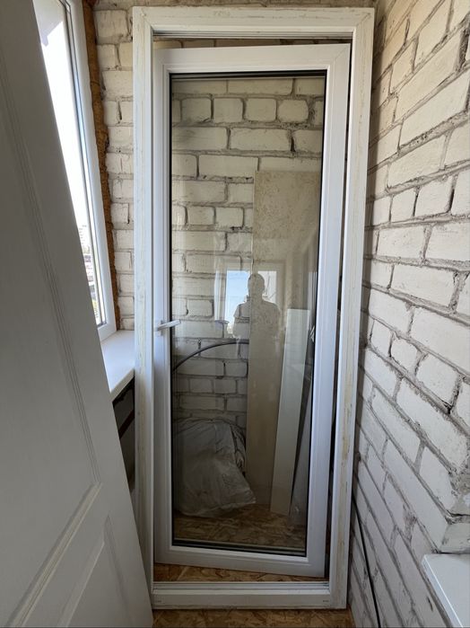 Двері зі склом вживані