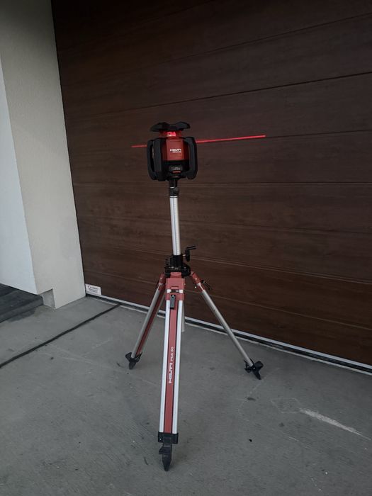Niwelator Hilti PR 2 HS zewtaw baterie ladowarka statyw łata