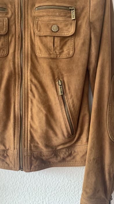 Casaco camel em camurça Massimo Dutti