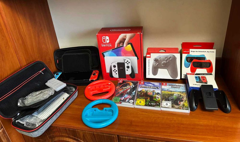 Nintendo switch OLED +багато аксесуарів +Терміново!+
