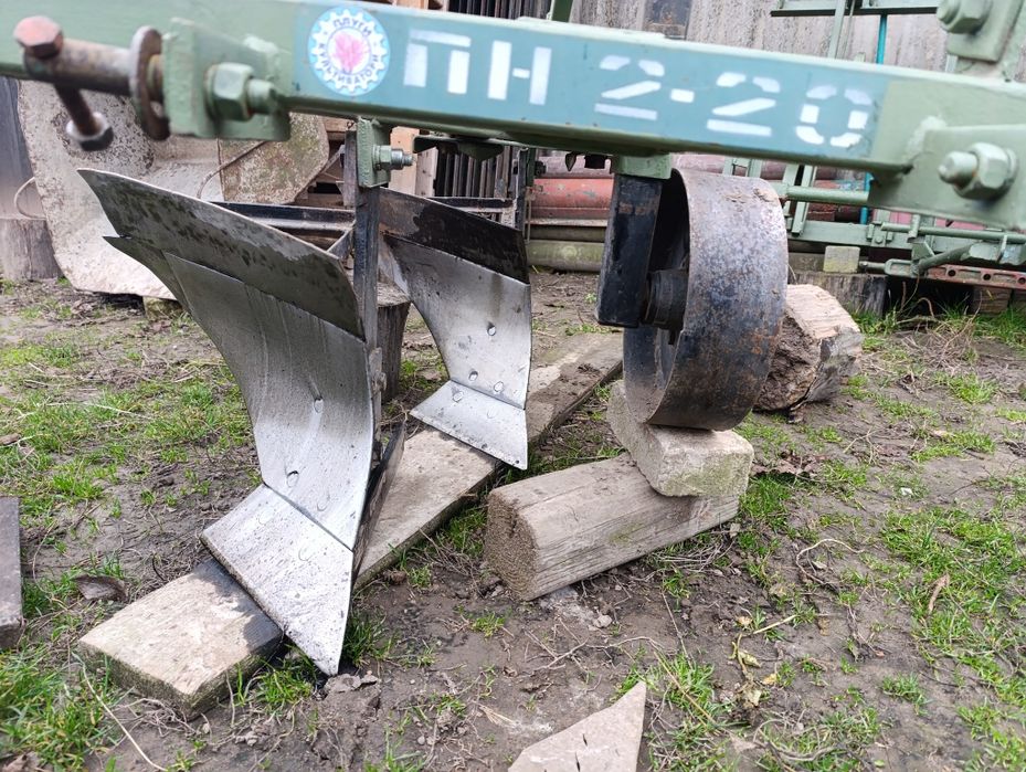 Продам плуг ПН 2*20