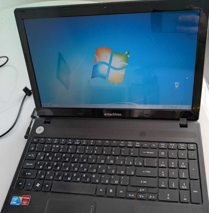 Acer eMachines E732G (i3 2,53 ГГц, 8 RAM, 60 SSD + 500 HDD)