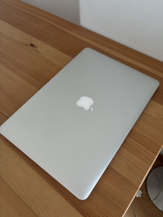 Macbook Air 2017 8GB I5