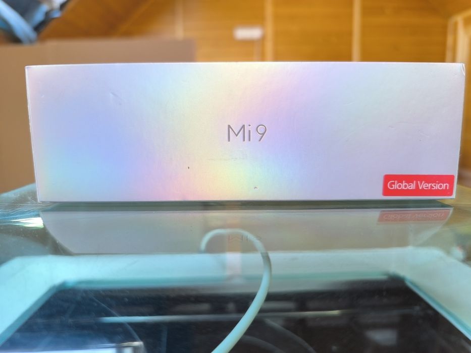 Xiaomi Mi 9  6 GB RAM /128GB ROM