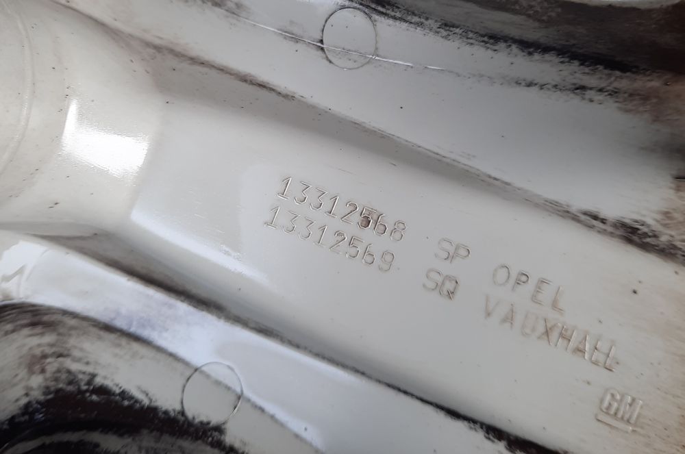 felgi stalowe strukturalne + kołpaki 17 5x120 et41 opel insignia
