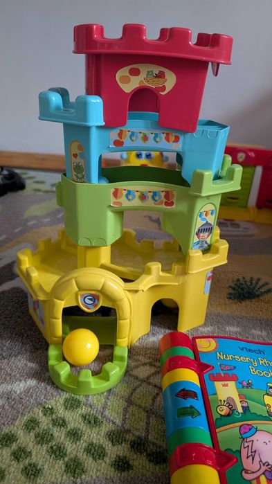 Розвиваючий ігровий центр Clementoni Ball Drop Castle