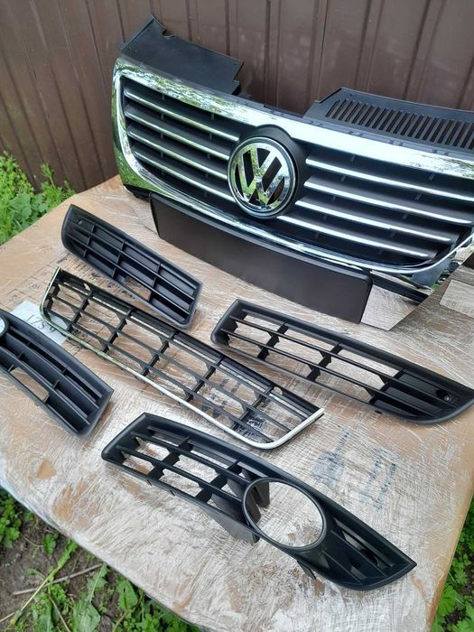 Решітка передня бампера Passat b6 решетка передняя хром пасат Б6