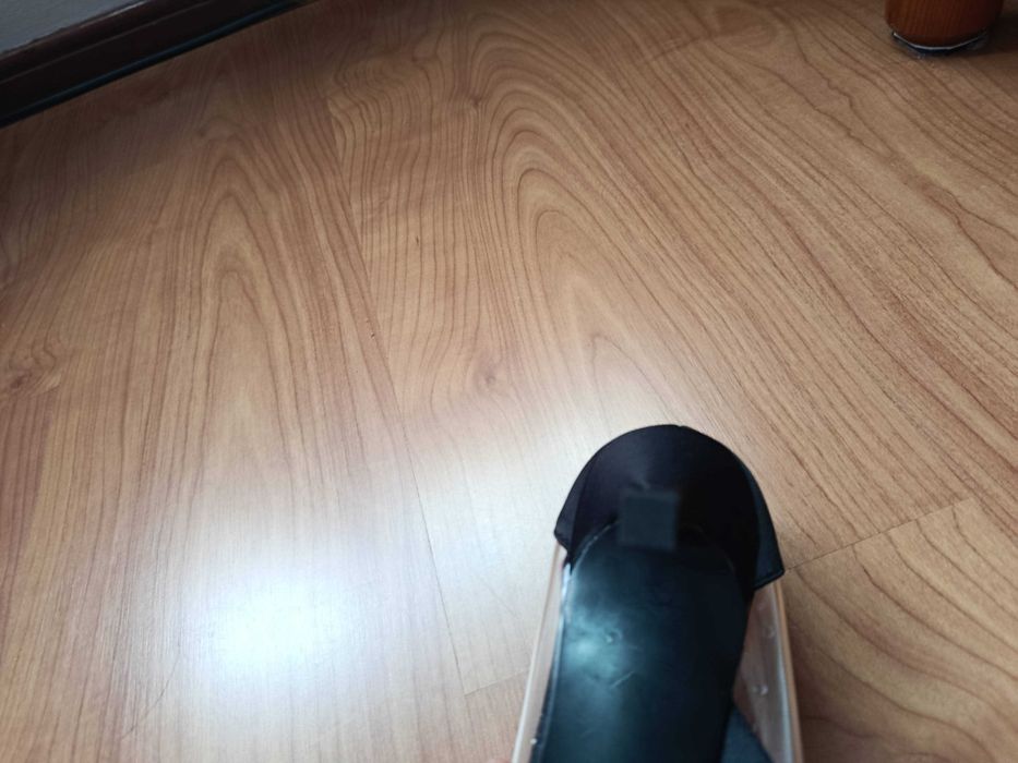 Sapatos de Salto Alto Pretos com Detalhe Transparente