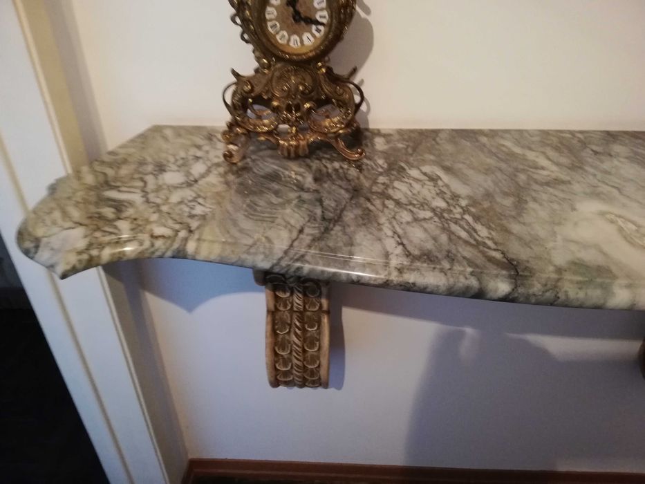 Consola de mármore, peça perfeita e única proveniente de África.