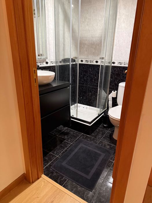 Quarto individual para arrendar (despesas incluídas)