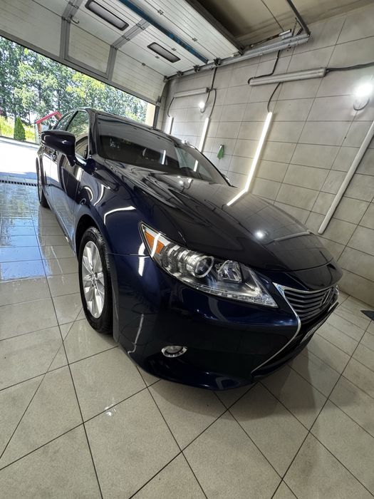 Продам  Lexus ES 300 H
