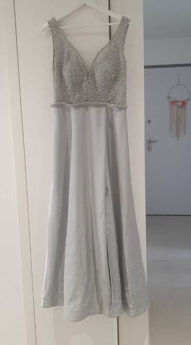 Vestido prateado de noite ou de casamento