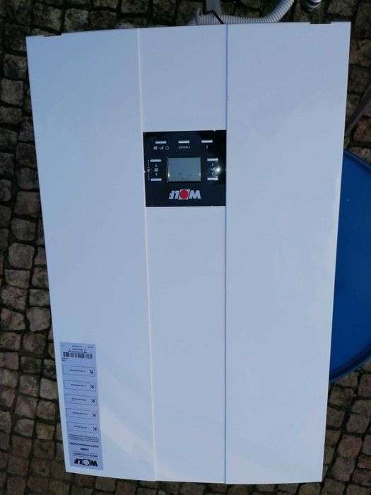 Caldeira a gás Wolf e deposito REFLEX