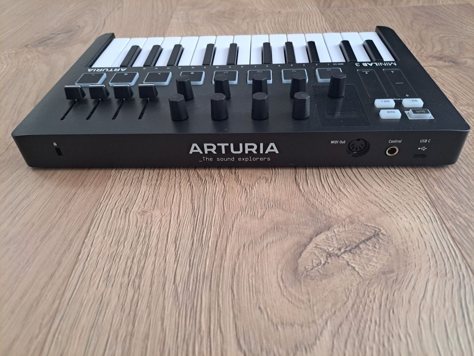 Arturia MiniLab 3 Controlador MIDI (Como Novo)